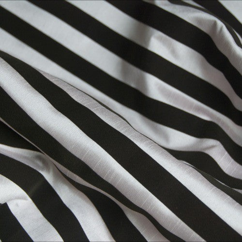 Hampton Black / Ivory Premium Table Linen